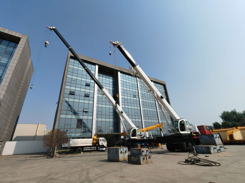 Rough Terrain Crane vs All Terrain Crane: Key Differences and How to Choose